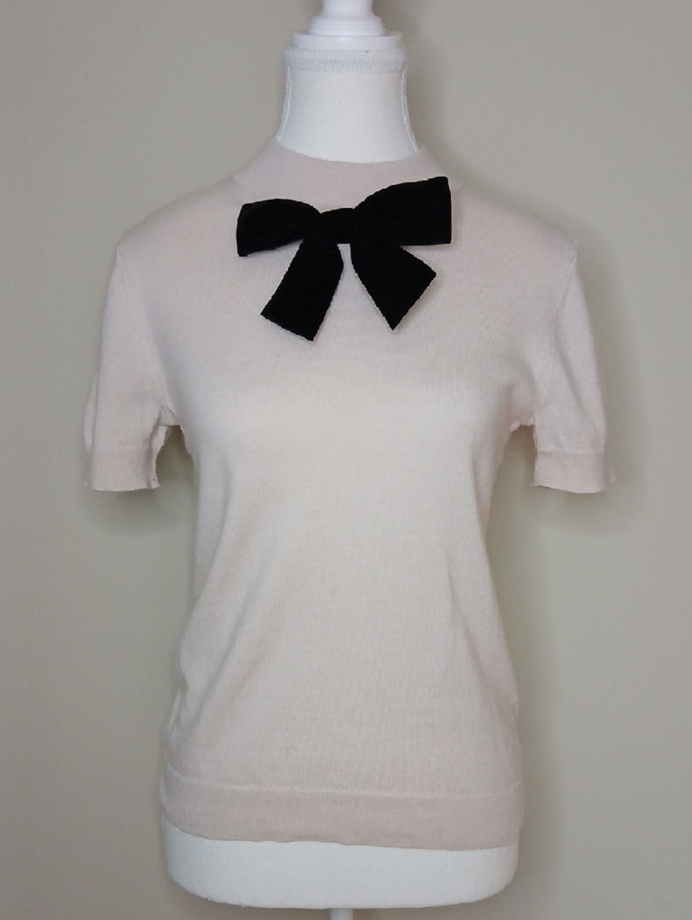 kate spade Cream Short-Sleeve Crewneck Sweater with Black Bow